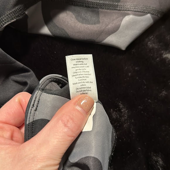 Athleta 7/8 length legging - Picture 14 of 16